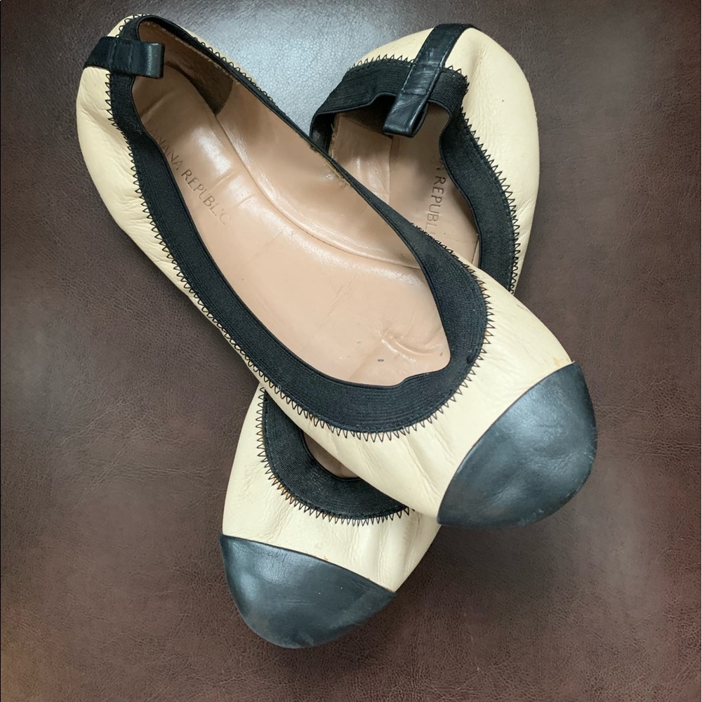 Banana Republic Flats size 6